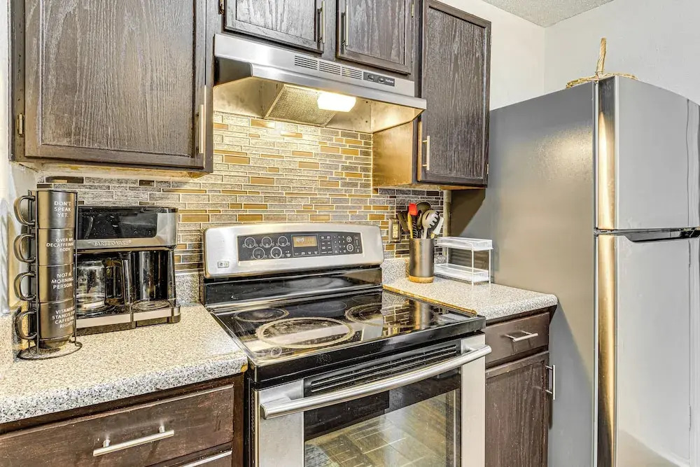 5 Mi to Eagle Creek Park: Home w/ Fenced Yard!
