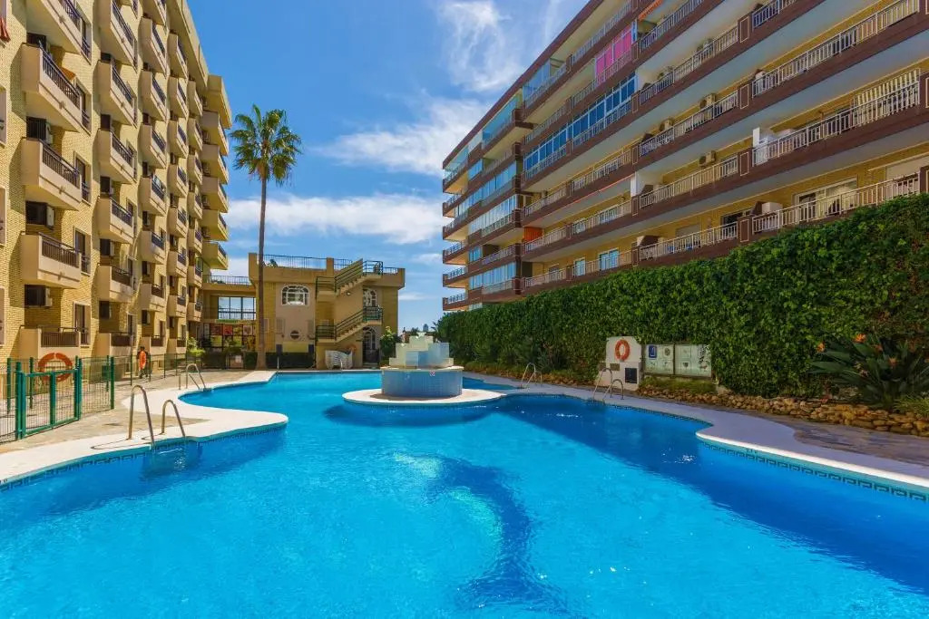 ☆Beachfront 1br Ronda 4 - Ac/Wifi/Pool