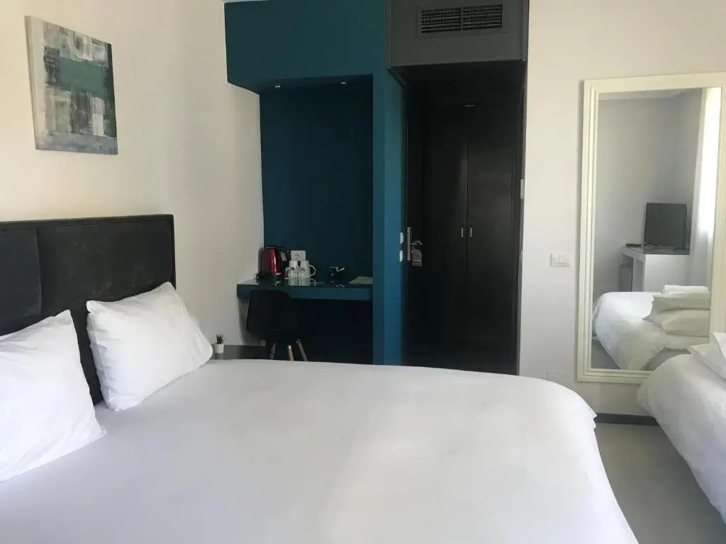 Dims Hotel & Restaurant