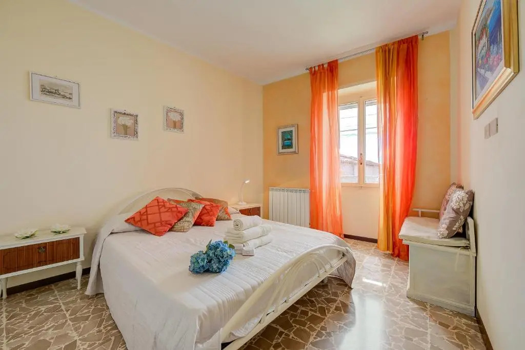 Gemma -Hilly area- relax with view lake