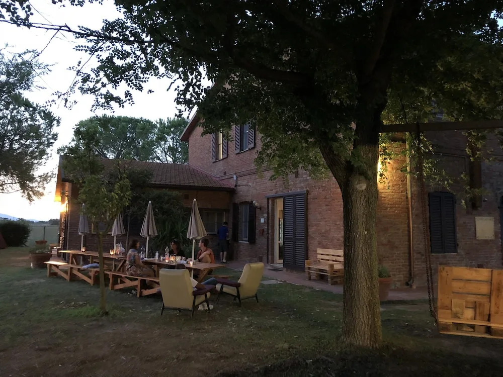 Tuscany Working Hostel