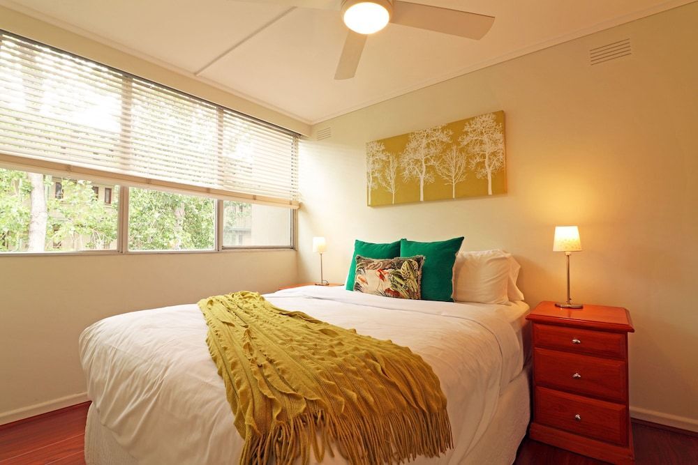 Colour Pop Fitzroy - Pets, Parking, Balcony, 3bdrm