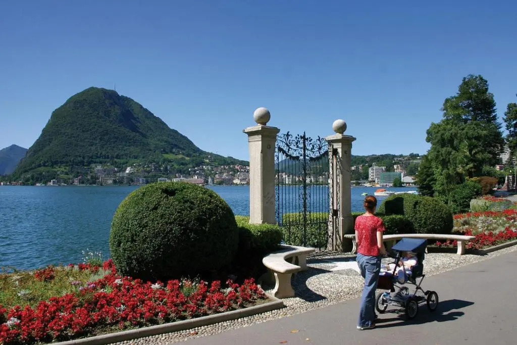 International au Lac Historic Lakeside Hotel