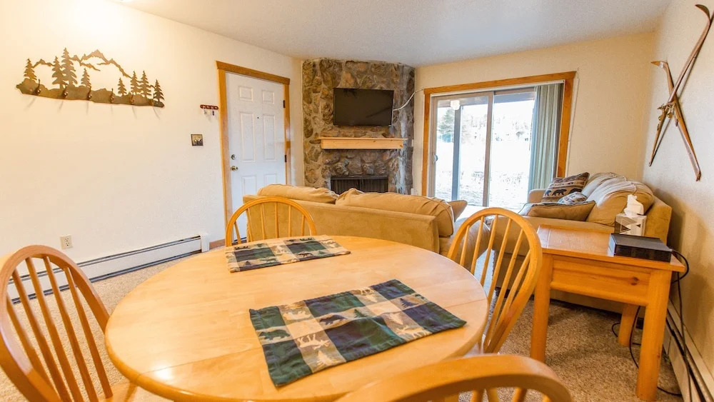 Meadow Ridge Court 7 Unit 3 2 Bedroom Condo