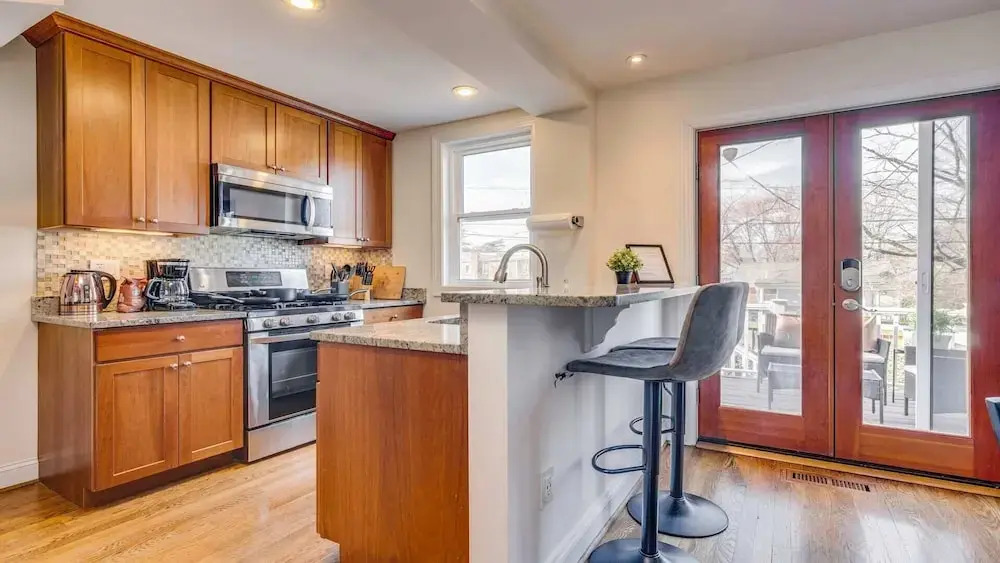Spacious Colonial House in Alexandria | CozySuites