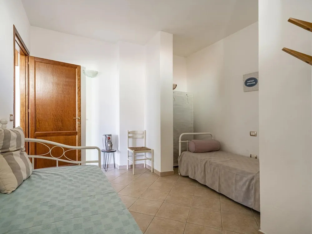 Comfortable Holiday Home in Lu Bagnu Near Seabeach