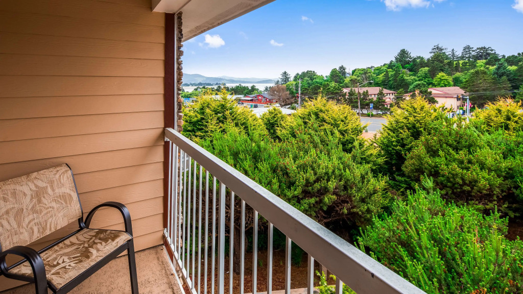 Best Western Plus Landmark Inn