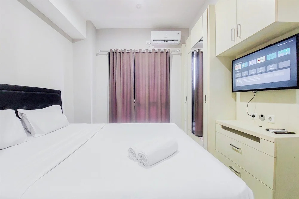 Comfy And Modern Studio Room The Ayoma Apartment