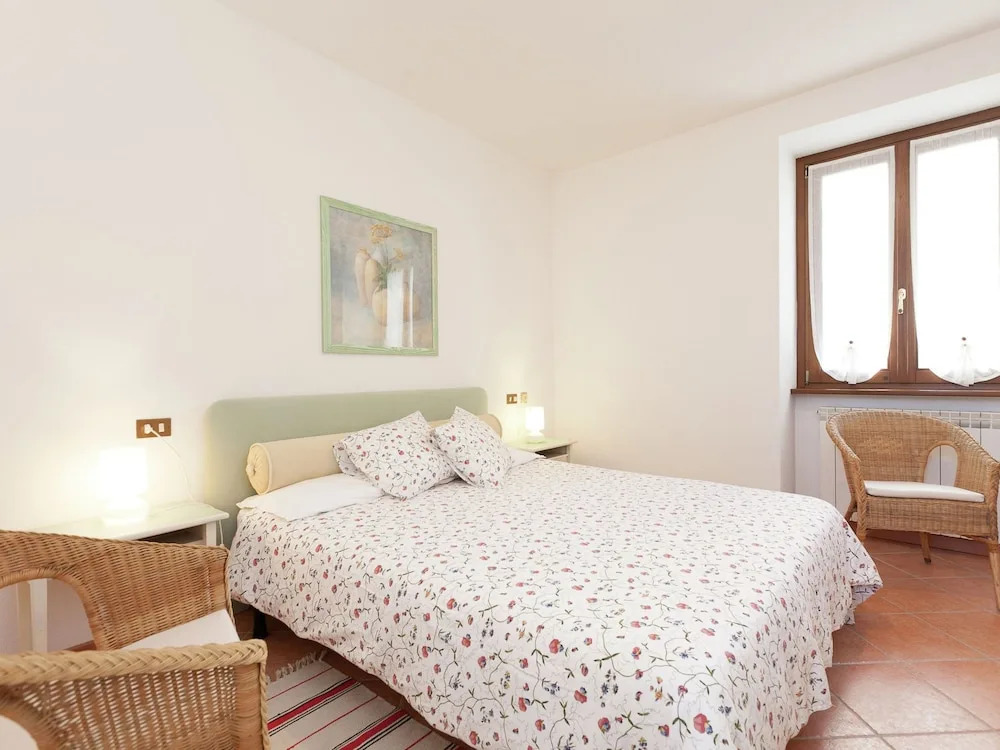 Simplistic Apartment in Consiglio di Rumo With Fenced Garden