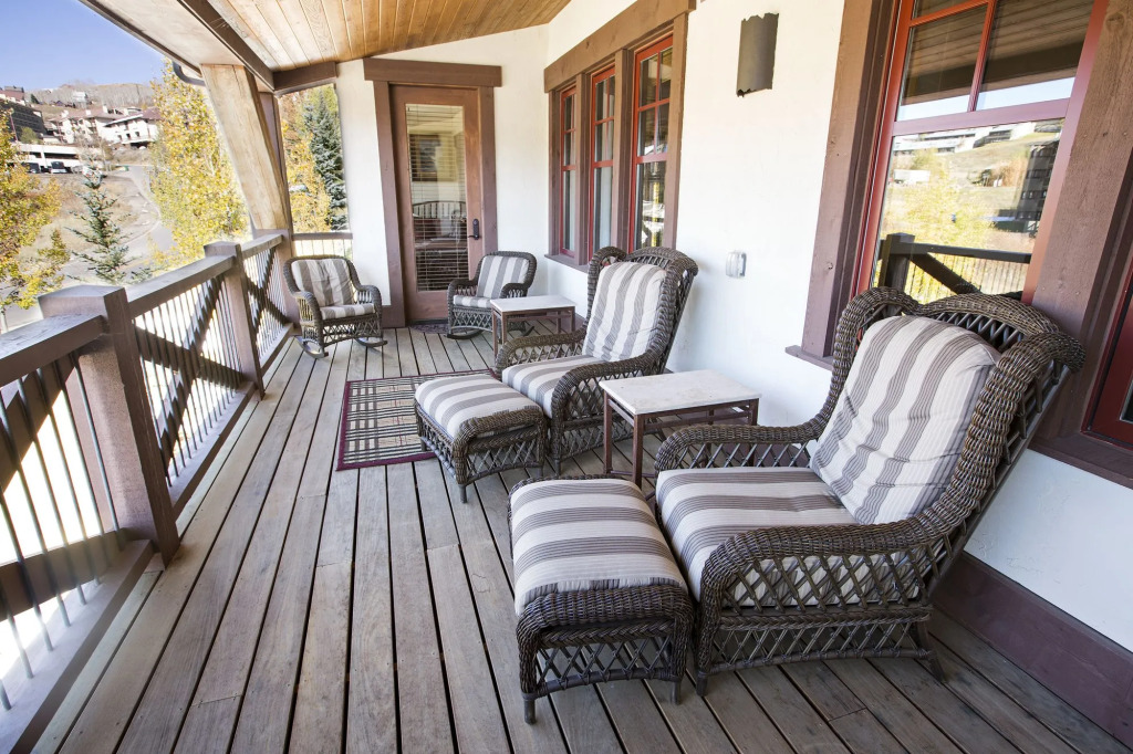 WestWall Lodge