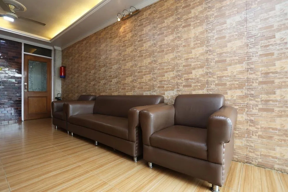 Oyo 30068 Hotel Kesar Palace