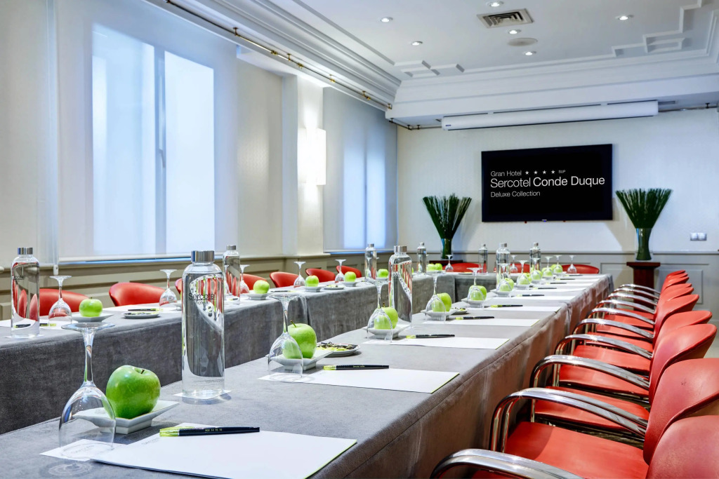 Отель Sercotel Gran Hotel Conde Duque