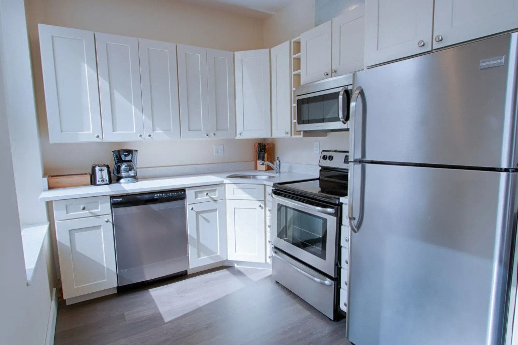 Bright Studio in Downtown Crossing by Sonder