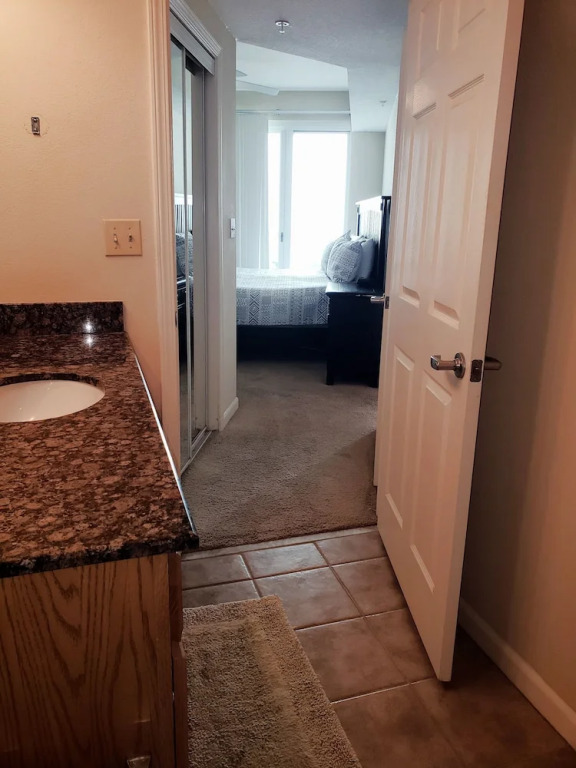 Legacy2-1206 2 Bedroom Condo