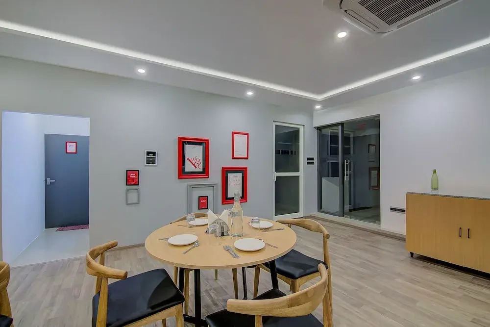 OYO Townhouse 040 Global Village Tech Park
