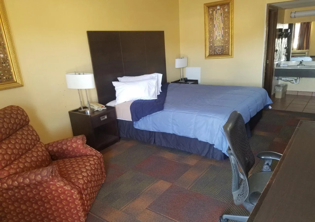 Nendels Inn & Suites Dodge City Airport