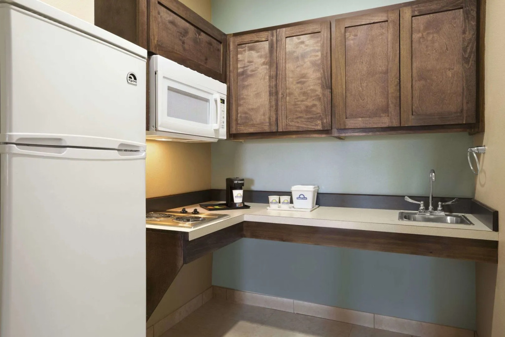 Days Inn & Suites by Wyndham Gonzales TX