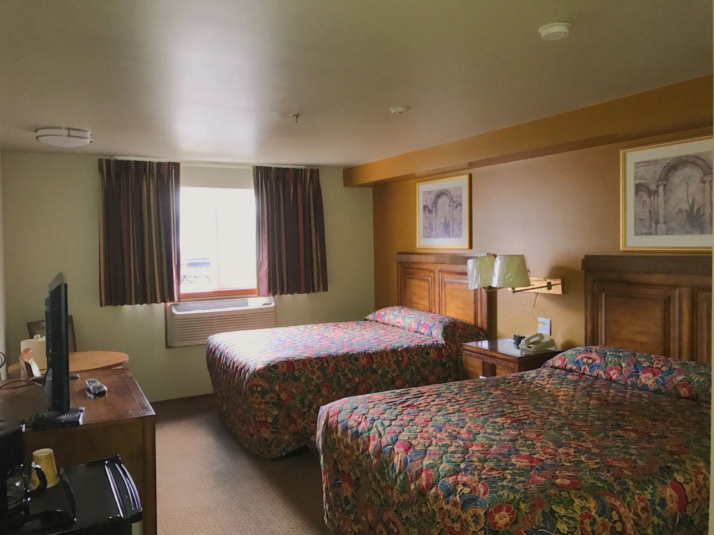 Bay City Inn