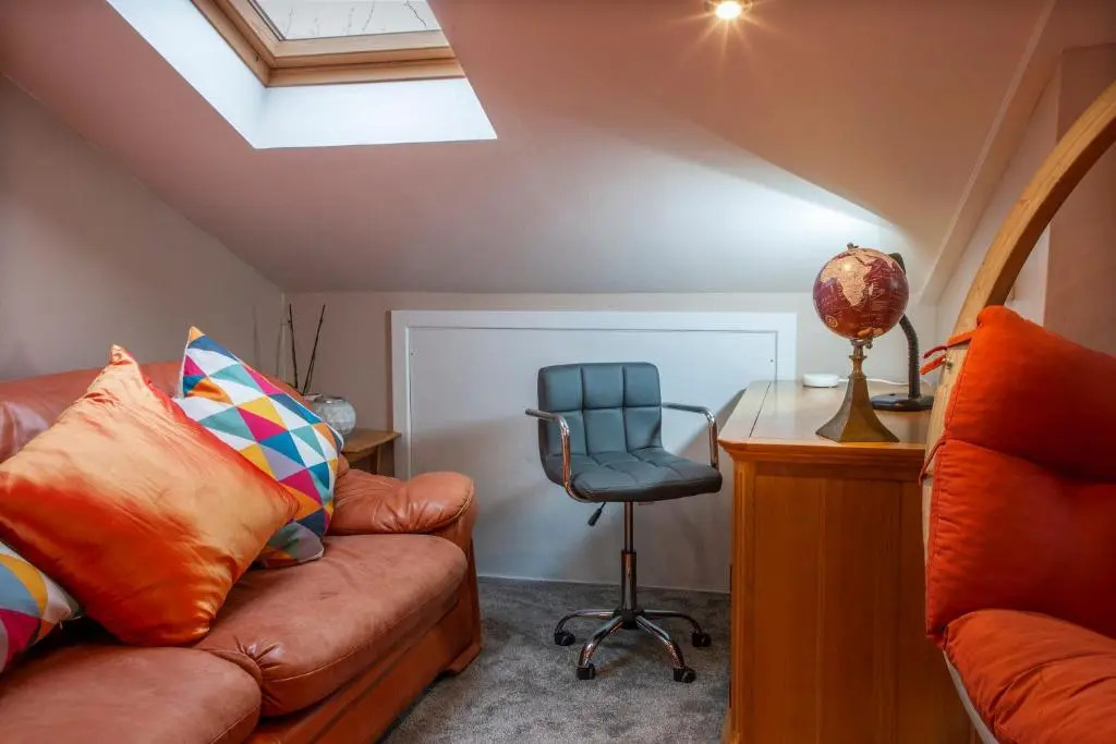 Premium 2nd floor 2 bed Apt sleeps 4 adults in Oban town
