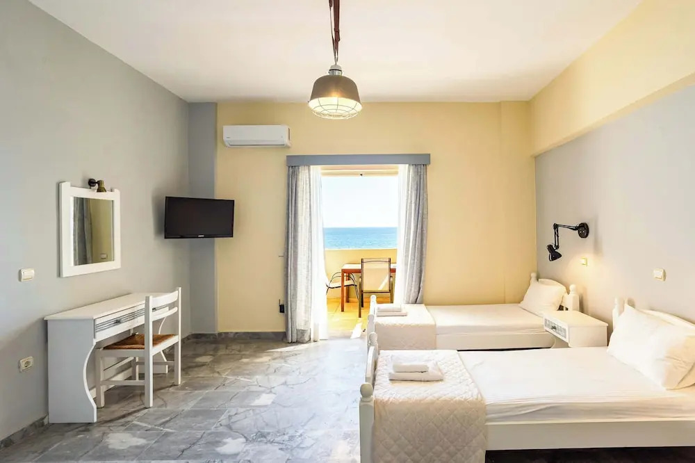 Beachfront Nest Memi Koroni-seaheaven House B3