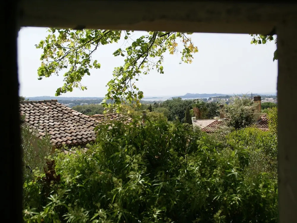 Holiday Home in Six-fours Near Beach