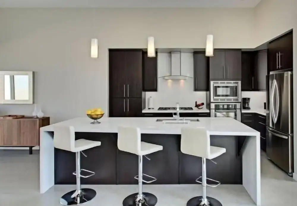 Modern Living 3 Bedroom Home by RedAwning
