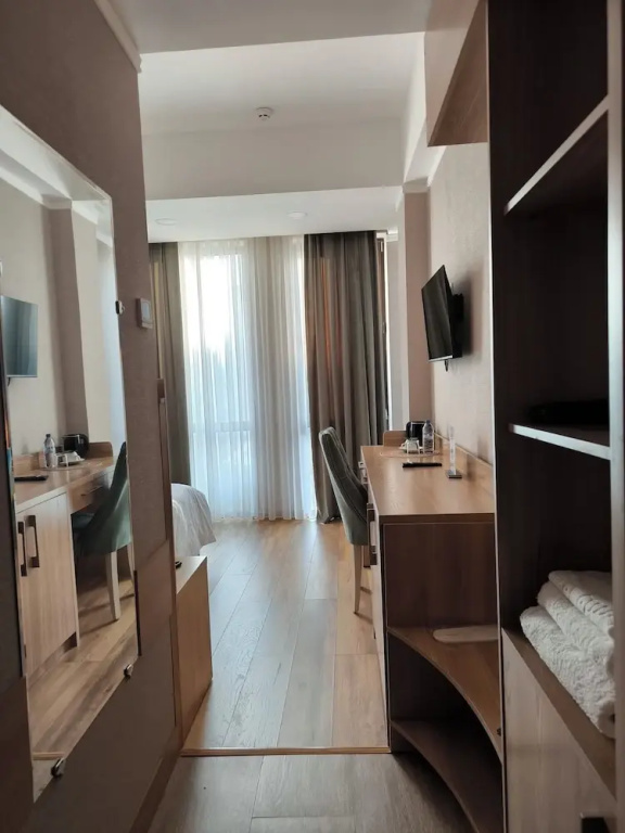 Saroy Gardens Hotel