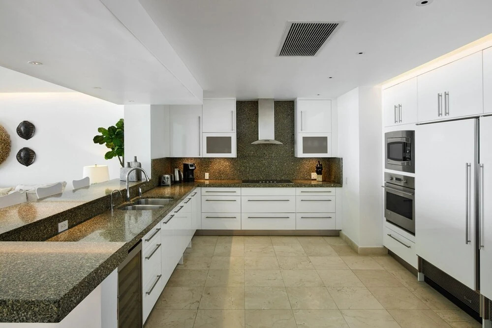 Portico 3 by Blue Sky Luxury