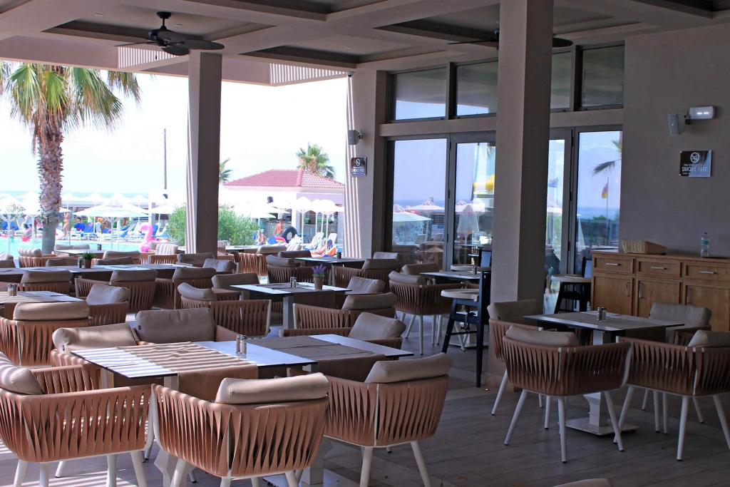 Almyros Beach Resort & Spa