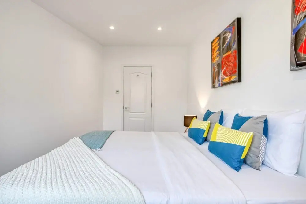 Lovely 2bed 2bath W/balcony in London Bridge, London