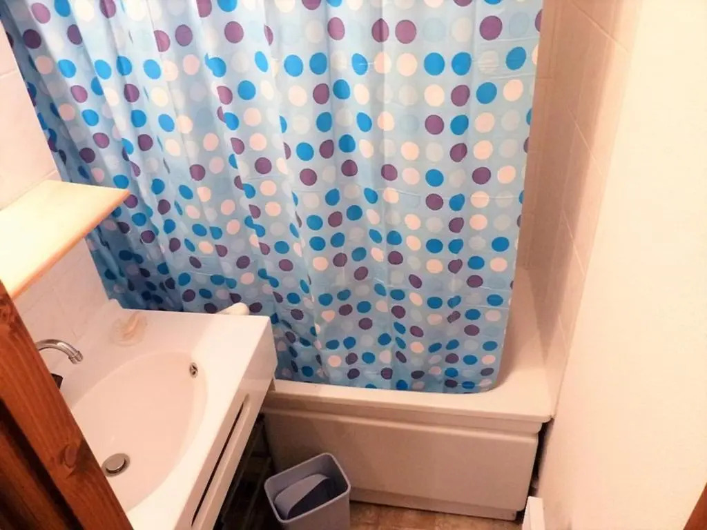 Appartement Le Biot, 2 pièces, 6 personnes - FR-1-573-66