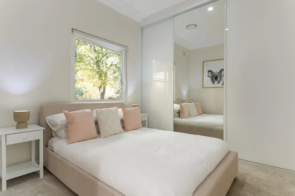 Idyllic 4-bed Home With Alfresco Area Near Beach