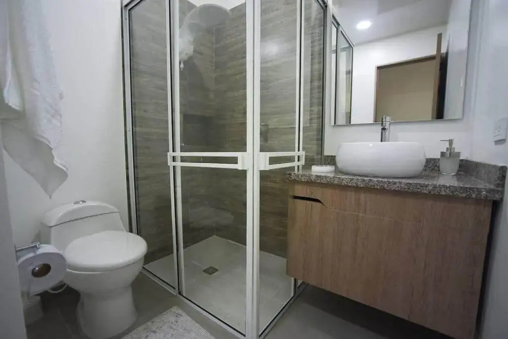 205-HERMOSO APARTA ESTUDIO MODERNO EN Granada