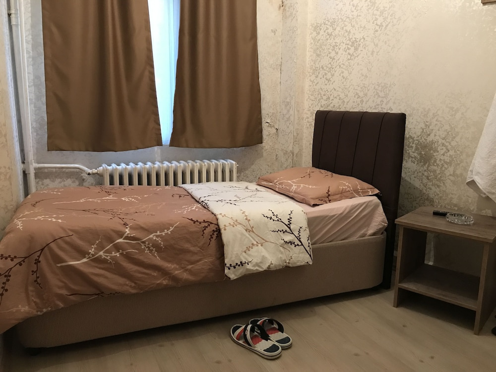 Saray Otel