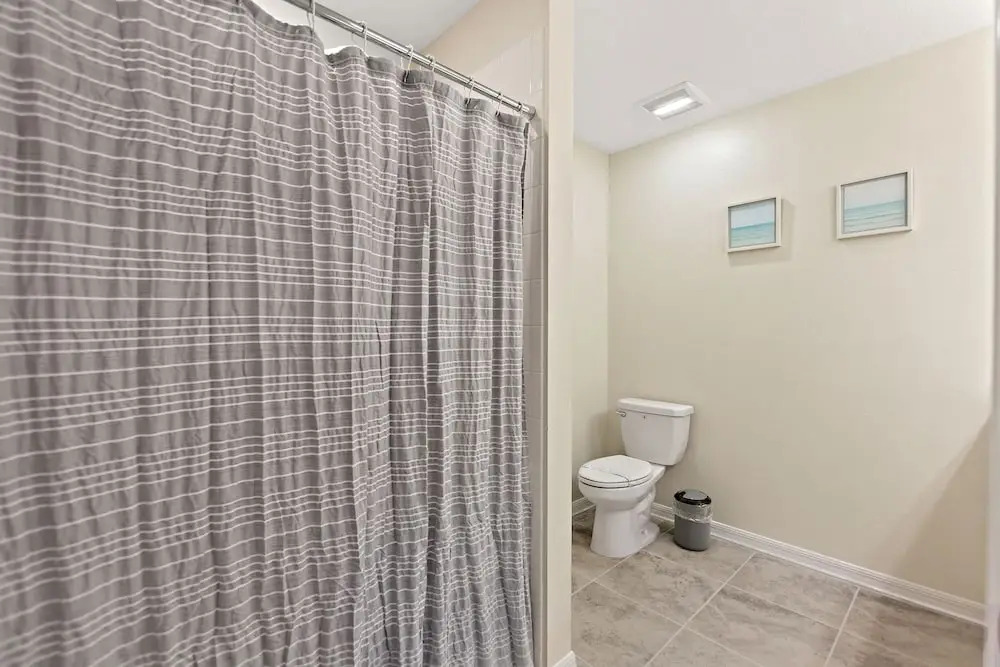 Sweet Suite Sleeps 6 Storey Lake by Shine Villas apts