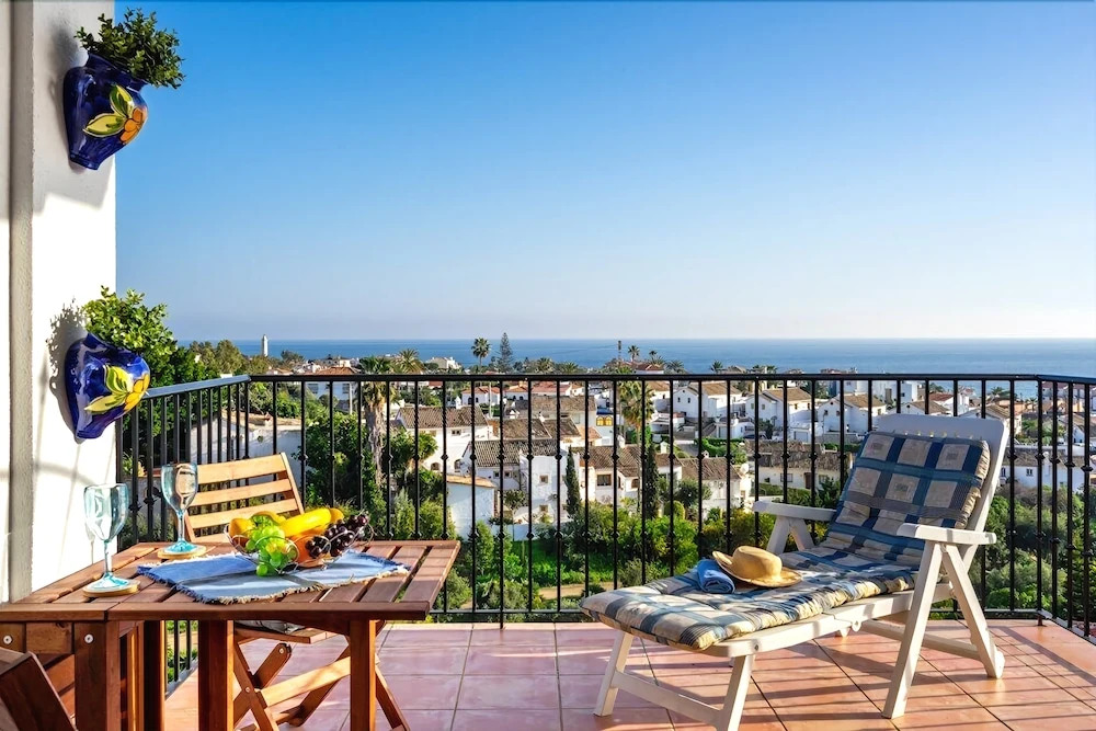 Las Colinas Apartment with Seaviews Ref 51