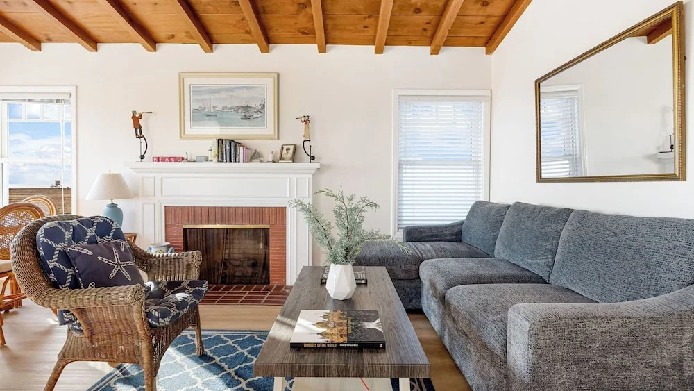 Oceanfront Atelier by Avantstay Beachfront Balboa Peninsula Escape