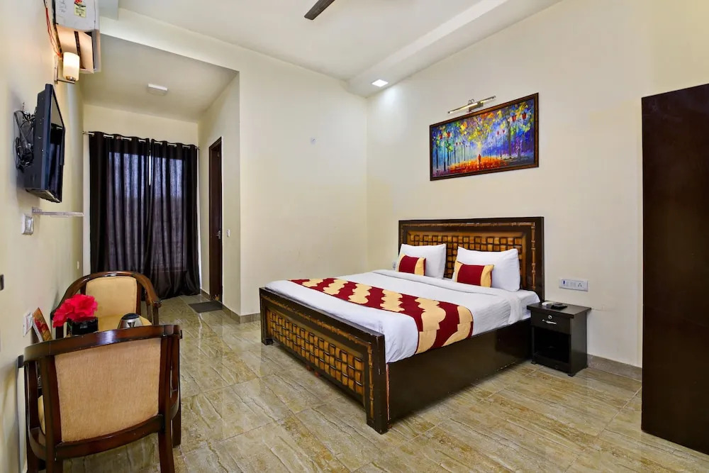 Hotel Metro Stays-Couple Friendly