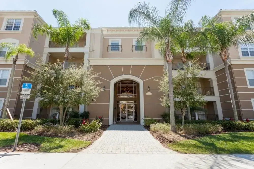 Vista Cay 3 BR Condo Large Balcony - NPM 8841