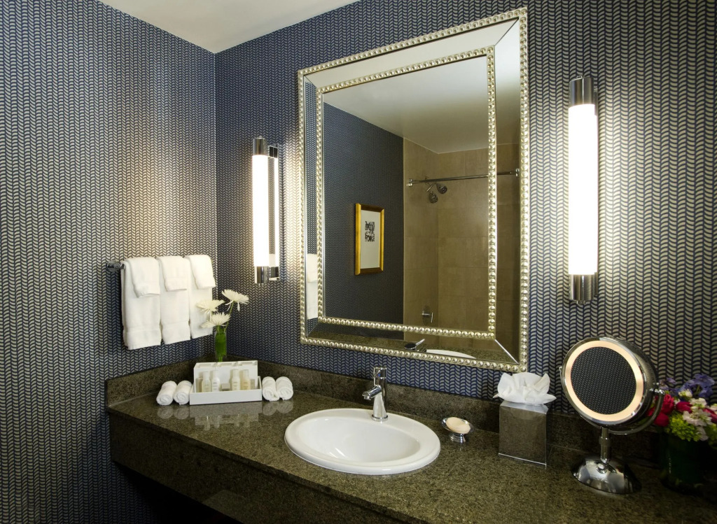 Kinzie Hotel