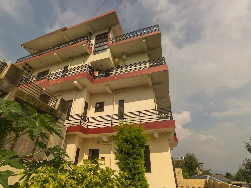 OYO 16702 Home Luxurious 2 BHK Villa Khanyara Road