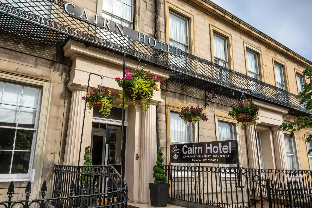Cairn Hotel & Apartments