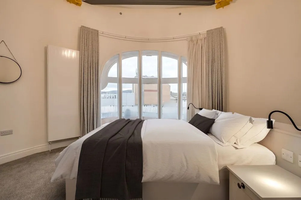 Castle Buildings Serviced Apartments