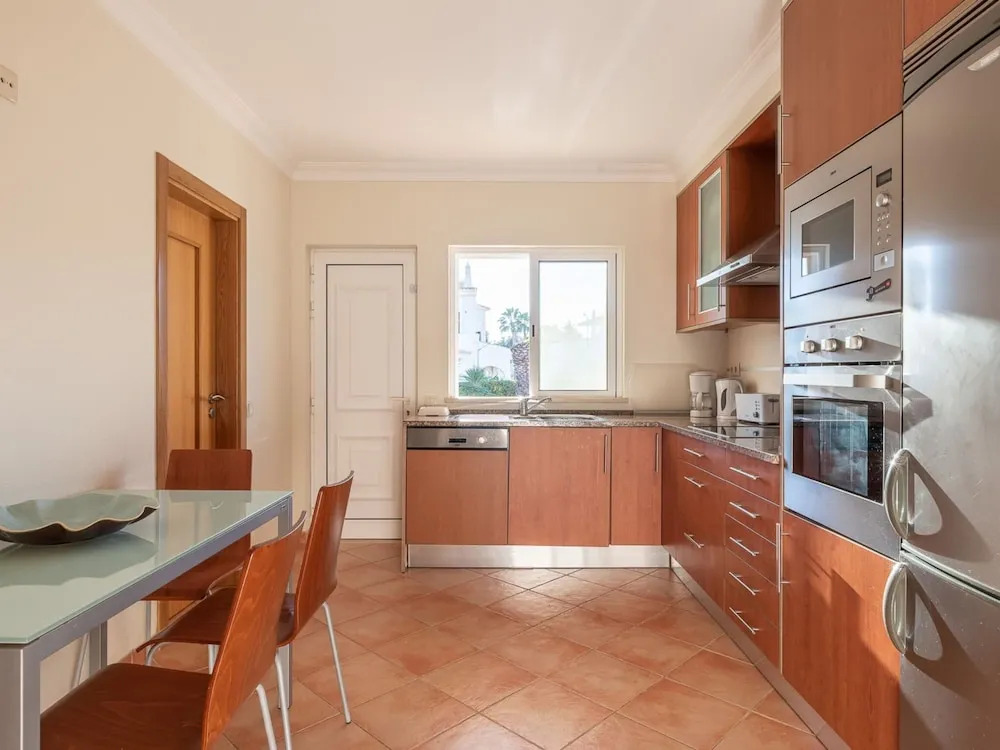 Lively Holiday Home in Albufeira With Private Pool 500m From the Beach