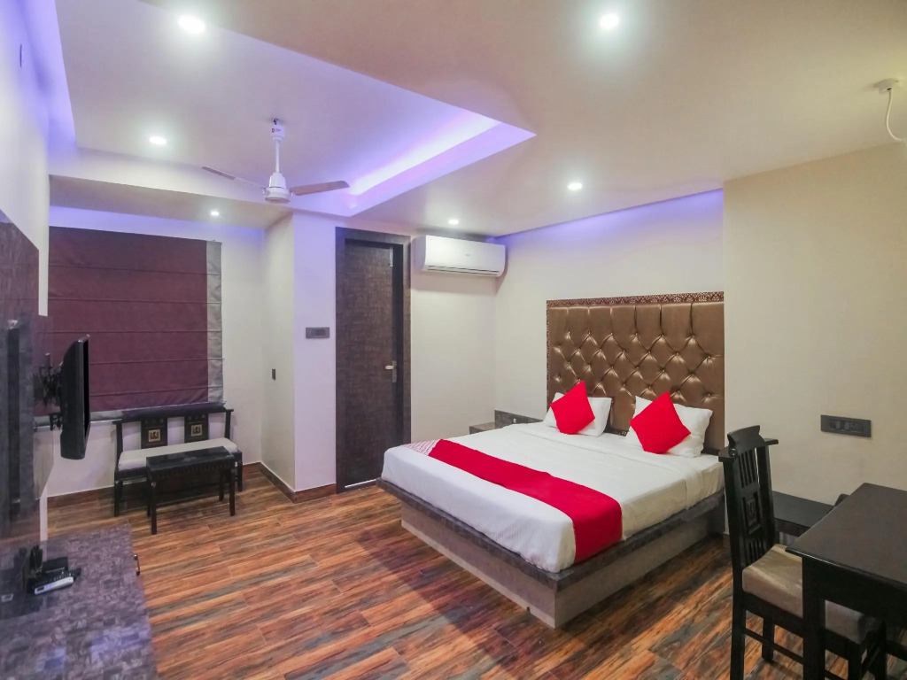 Collection O 17304 Ransu Residency