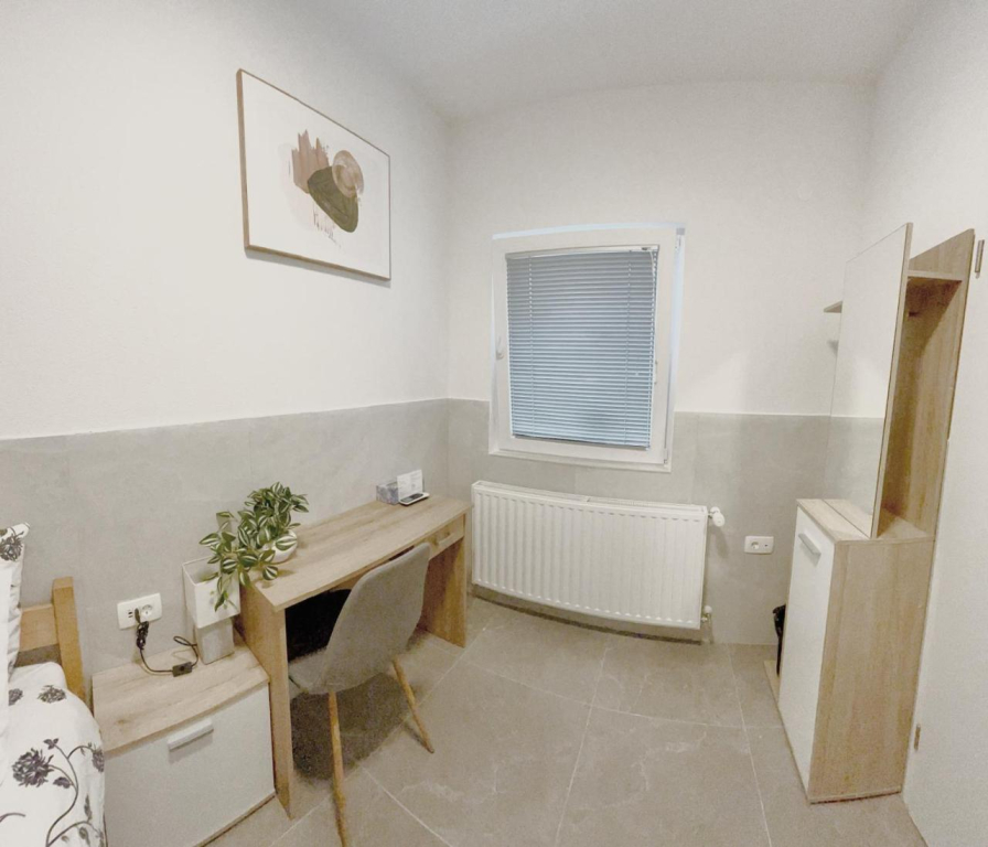 Lina Rooms Hostel
