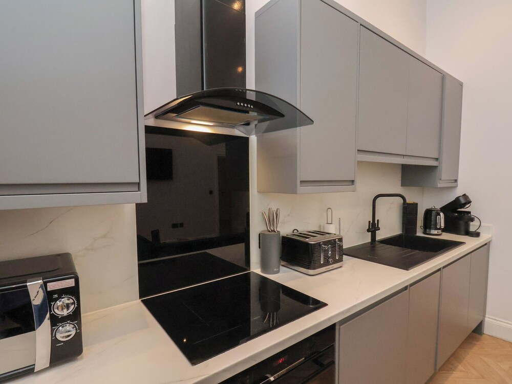The Salisbury Apartment 105