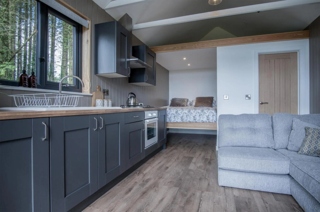 Cabin In The Woods - 1 Bed - Kilgetty