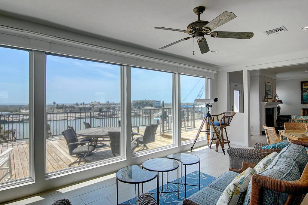 Channelview 305