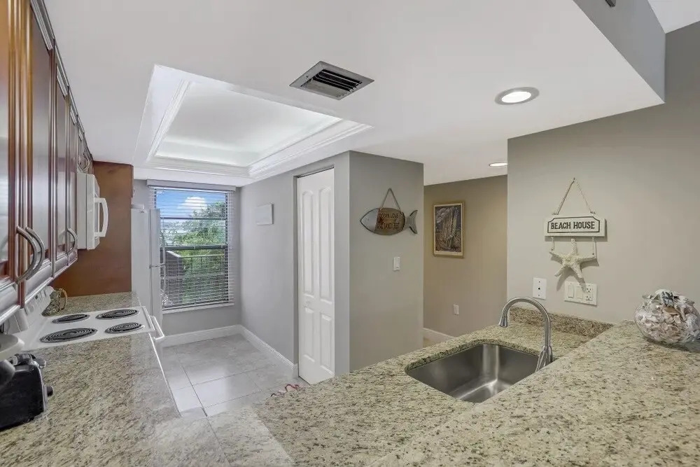 Grandview 305, Marco Island Vacation Rental 2 Bedroom Condo by Redawning
